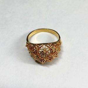 Avon Ring with faux seed